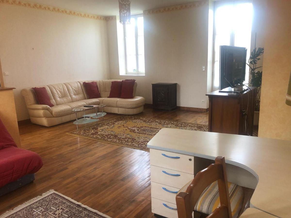 Gite -Belle Maison Dans Une Ancienne Ecole-Tarif Reduit Hors We ! Chanzeaux Екстериор снимка