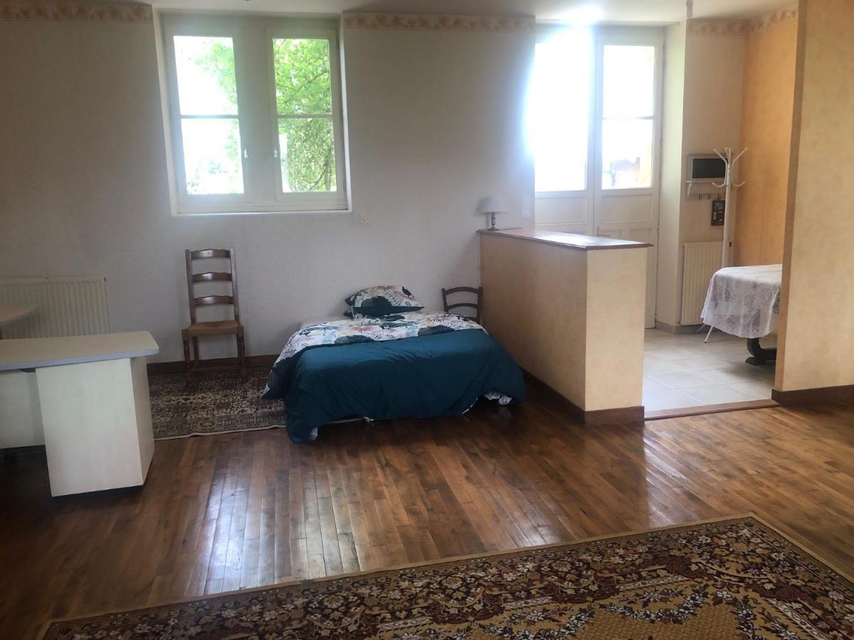Gite -Belle Maison Dans Une Ancienne Ecole-Tarif Reduit Hors We ! Chanzeaux Екстериор снимка